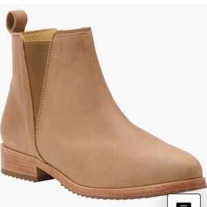 Nisolo Eva everyday Chelsea leather boots pull on Sz 11